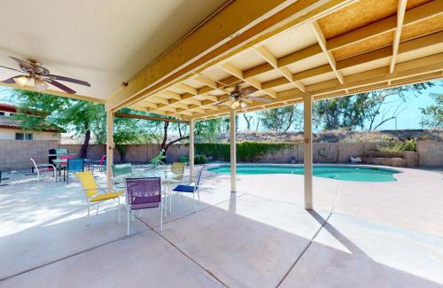 Garden Lakes House | Desert Blooms