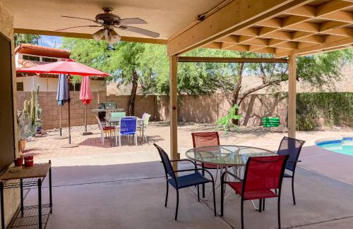 Garden Lakes House | Desert Blooms