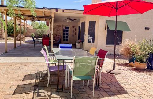 Garden Lakes House | Desert Blooms