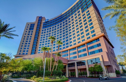 Las Vegas Strip Condo | Desert Blue 2 bedroom 2 bath condo - near strip