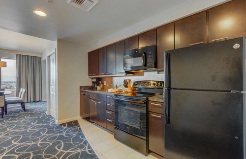 Las Vegas Condo | Desert Blue 2 bedroom 2 bath condo - near strip