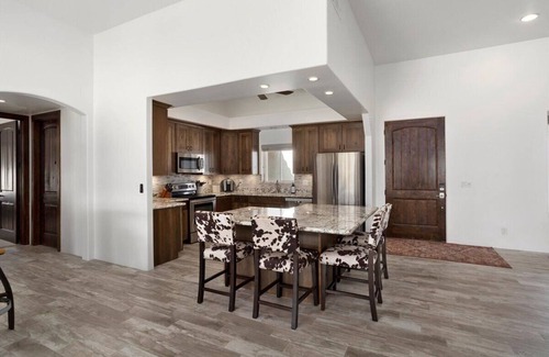 Wittmann House | DESERT COMFORT!