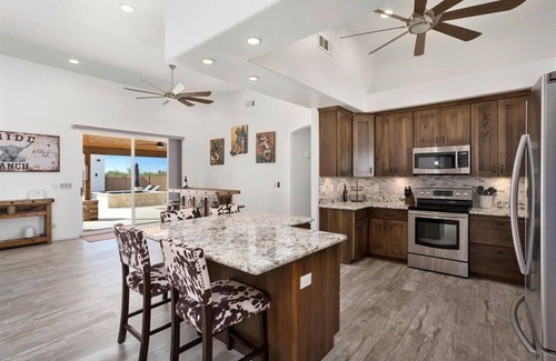 Wittmann House | DESERT COMFORT!