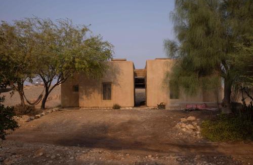 Tsukim Cabin | Desert Days mud cabin's Resort