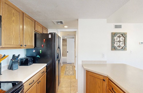 Tucson Condo | Desert Days, Starry Nights—Your Perfect Tucson Stay with Mountain Views.
