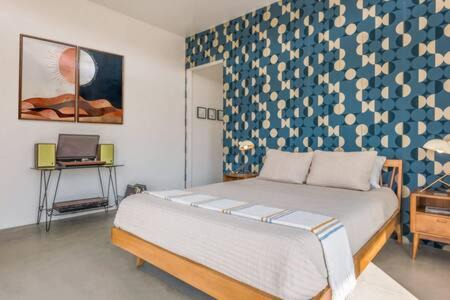 Yucca Valley House | Desert Diamond- Joshua Tree Cowboy Pool and Spa