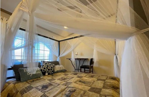 Hesperia House | Desert Dream Cabin Amazing Guest House