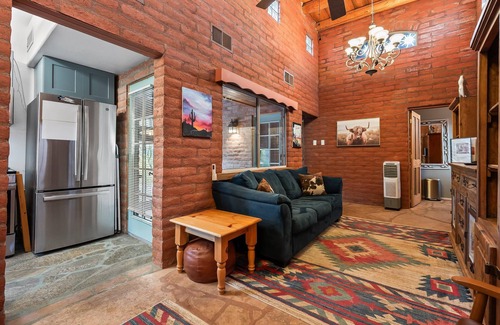 Del Cerro Estates House | Desert Dreams:Winter in the West! Mins to downtown