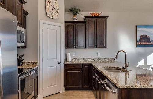Sienna Hills House | Desert Edge Retreat-Pool and Hot Tub!