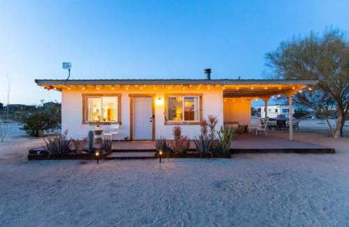 Twentynine Palms House | Desert Escape+Art studio+Trailer