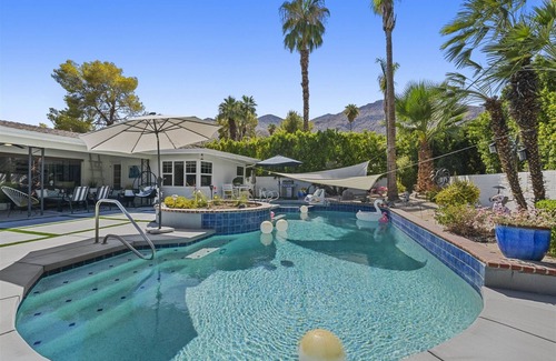 Tahquitz River Estates House | Desert Flamingo House