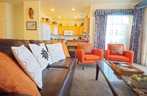 Greenehaven Apartment | Desert Frontier with Garage, Boat Space, & WFH Workspace