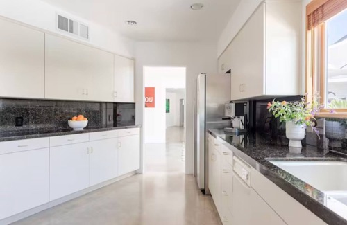Twin Palms House | Desert Gold—Twin Palms 1960s Modern Home
