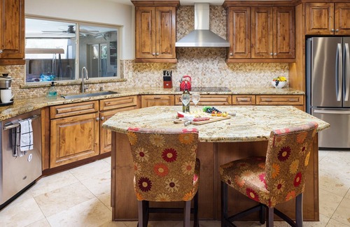 Buenavante House | Desert Haven by GoodNight Stay| 7 BR Mansion - Pool & Spa