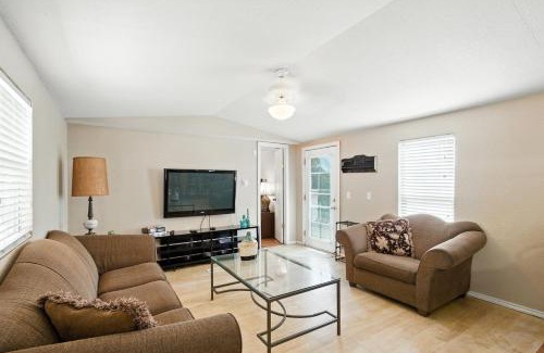 Mesilla Park House | Desert Haven Cozy 2-Bedroom Mobile Home Near NMSU home