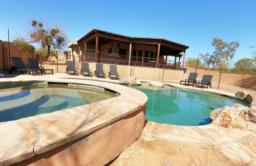 Tucson House | Desert Hills Fun Home! Pool/Spa/6Bedroom/8Bed/Movie Theater Sleeps 15 people
