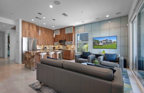 Racquet Club West Condo | Desert Horizon PS Home