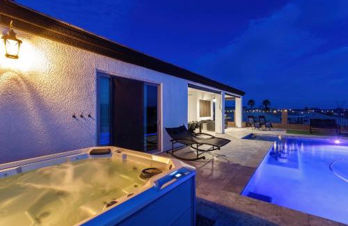 Lake Havasu City House | Desert Oasis a McCulloch Pool Home