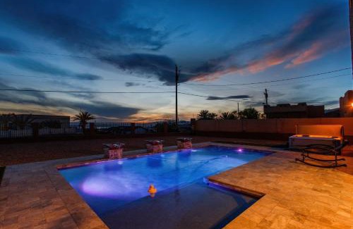 Lake Havasu City House | Desert Oasis a McCulloch Pool Home