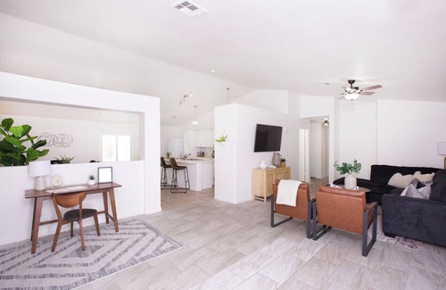 Mesquite House | Desert Oasis-Casinos-Golfing-off-road riding plus safe trailer storage!