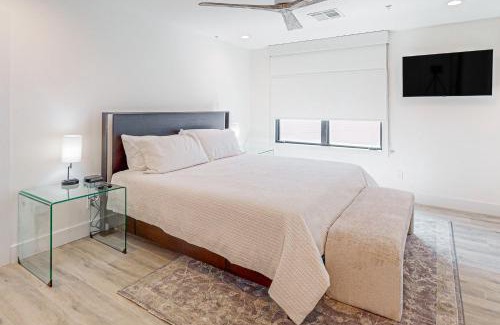 Arts District Apartment | Desert Oasis Condo