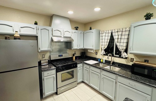 Biggs Field House | Desert Oasis: cozy 3-bedroom house in El Paso with WiFi, AC