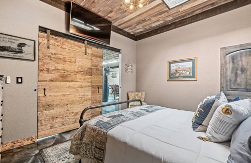 Valley Farms House | Desert Oasis Hideaway with Epic Game Room & Pool