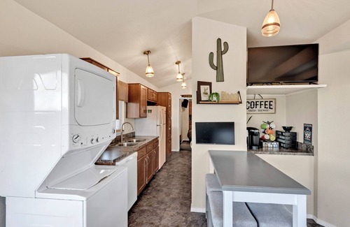 Picture Rocks House | Desert Oasis: Mountain Views & Adventure Trails near Saguaro National Park West