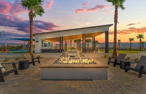 Palm Desert Apartment | Desert Oasis | Pool & Mountain Views