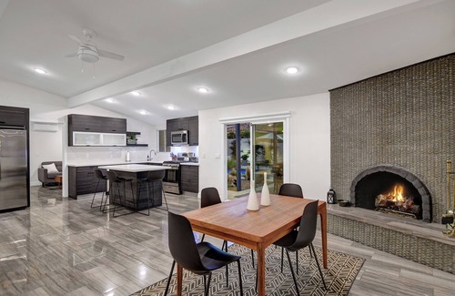 Desert Park Estates House | Desert Oasis Retreat - Modern Oasis