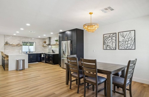 Shea North Estates House | Desert Oasis Retreat