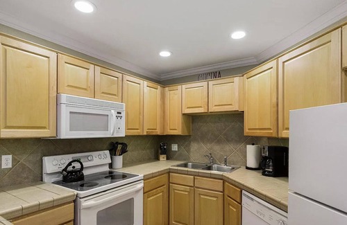 Tucson Condo | DESERT PARADISE! CANYON VIEW AT VENTANA GROUND FLOOR UNIT