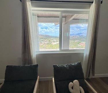 Drexel Heights House | Desert Peak Sol, 8min Gem Show, 10m Downtown