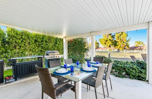 Indio House | Desert Pool House: Sun, Swim, Sip & Stay