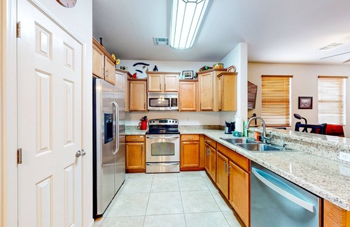 San Tan Valley House | Desert retreat with enclosed yard, instruments, alfresco dining, grill, & W/D