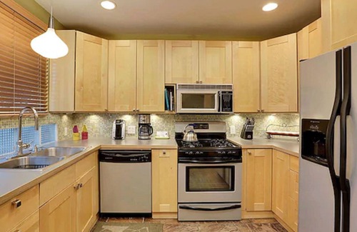 Tahquitz River Estates Hotel | Desert Riviera Hotel