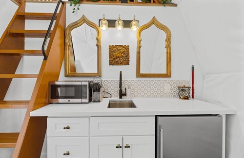 Bastrop County Cabin | Desert Rose-Luxury Glamping