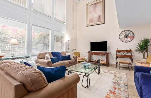 South Scottsdale Villa | Desert Rose Villas - Spotless Three Bedroom Villa in the Heart of Scottsdale
