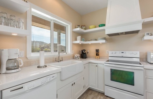 San Tan Valley House | Desert Sky Cottage on 2 1/2 acres. Mountain views. Pool. Gated & fenced.