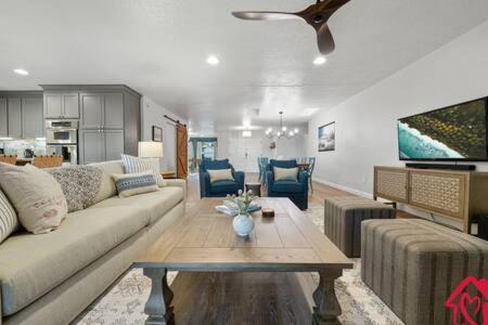 Cibola Addition House | Desert Skyline Getaway - An Irvie Home