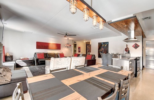 Covey House | Desert Submarine House- Optional Hyperbaric Chamber, Heated Pool, & Hot Tub