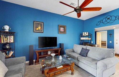 Sun City House | Desert Sun Retreat