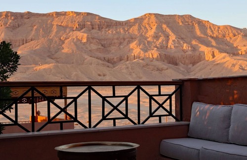 Luxor House | Desert top floor Suite at Malkata House: Pool & Dine