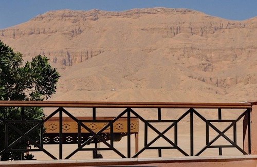 Luxor House | Desert top floor Suite at Malkata House: Pool & Dine