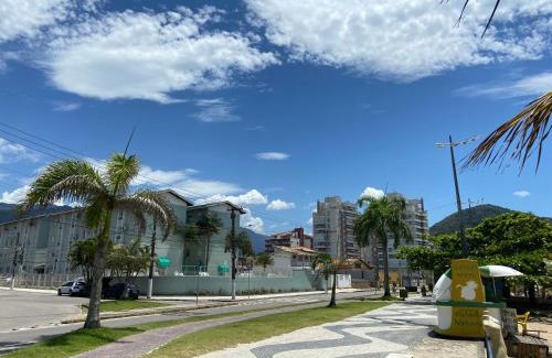 Martim de Sa Apartment | Desfrute bons momentos na praia Martim de Sá Pé na areia Aceitamos Pet pequeno porte