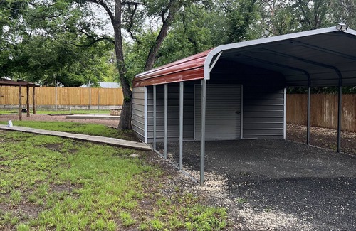 Camp Wood House | Desi's Hill Country Hideaway - Private Nueces River Access