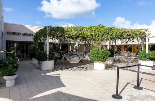 Buena Vista House | Design District Apartment (201)