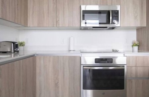 Northeast Miami Apartment | Design District Condo w pool, parkingn
