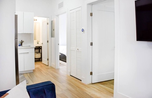 Buena Vista House | Design District Guesthouse - 2Bdrms