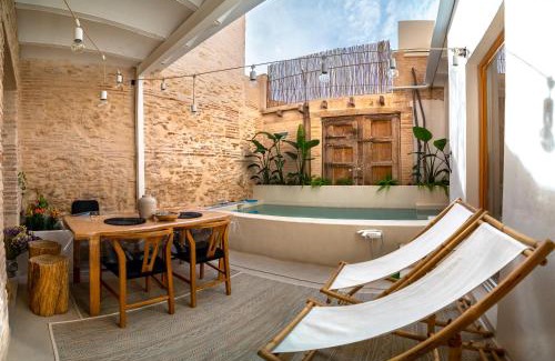 El Cabanyal Apartment | Design house with swimming pool near the beach